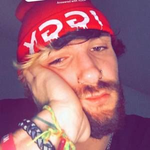 Meet your Posher, Derrick